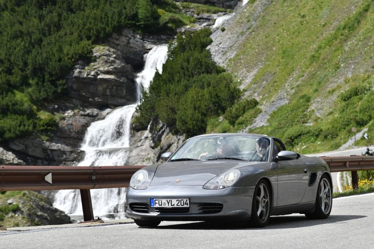 Optez pour une Location de Porsche Personnalisée: Guide Pratique et Conseils Essentiels